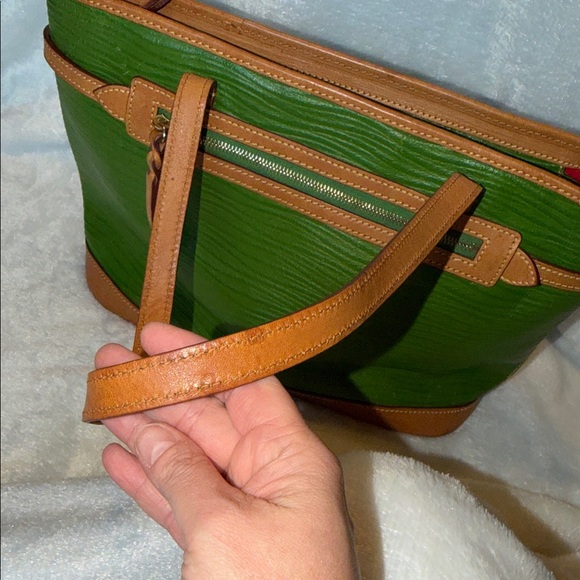 Dooney & Bourke Kelly Green and Tan Leather Shoulder Bag - Picture 10 of 13